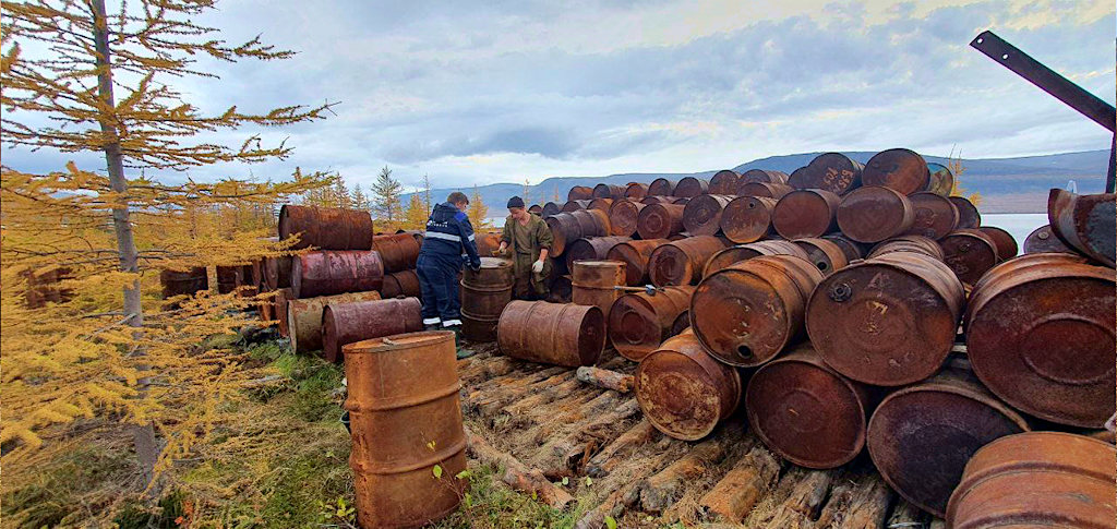 Очистка берега заповедного озера Аян