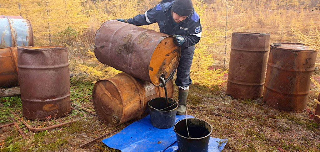 Очистка берега заповедного озера Аян